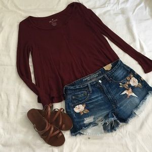 American Eagle burgundy waffle shirt
